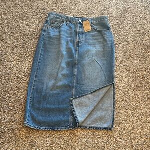 Blue Denim Midi Skirt Levi’s NWT with side slit